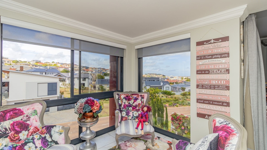 4 Bedroom Property for Sale in Monte Christo Western Cape